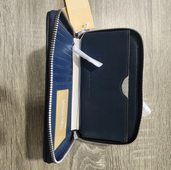 Michael Kors Jet Set Large Travel Smartphone Wallet Wristlet - Denim - Picture 6 of 8